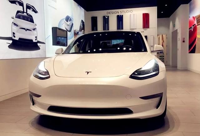 特斯拉model 3三个月卖了3.7万辆，看看车主们怎么评价
