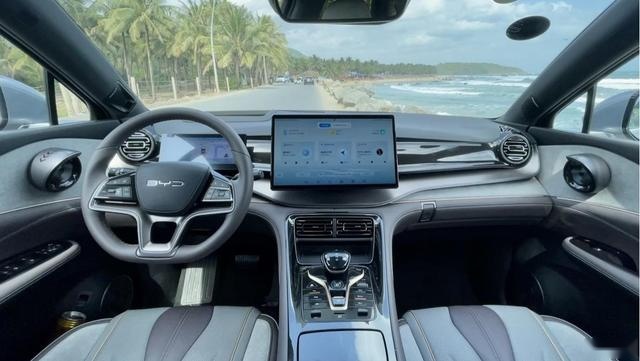 20万预算选插混SUV，护卫舰07和UNI-K 智电iDD谁更值？
