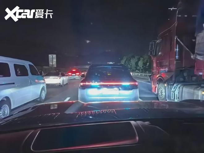 实锤，小蓝灯真没了……智驾小蓝灯将被禁用