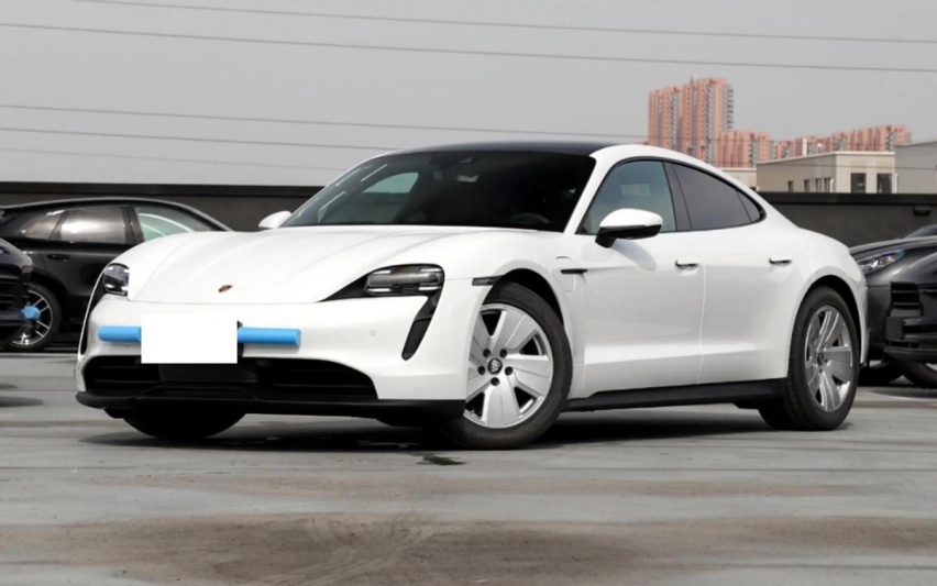 小米SU7实车曝光，外形神似保时捷，有望配800V，卖多少钱合理？