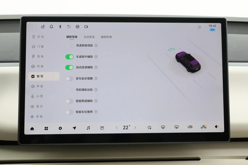 国产跨级对比！零跑C16对比传祺M8，18万预算，该怎么选？