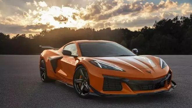 美国“国宝级”跑车再上新！5.5L+V8自吸，零百2.6s碾压911