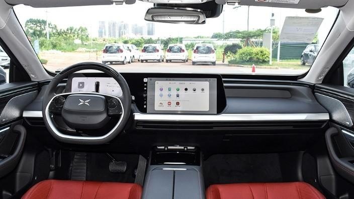 同为22.99万元，官降后，小鹏P7和Model 3谁值得买？