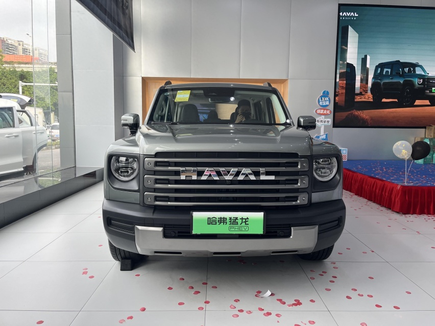 不到20万买方盒子越野SUV？探店哈弗猛龙，顶配版反而最受欢迎！