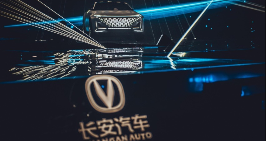 试驾官丨评测长安UNI-V 2.0T，国产运动轿车终于没有样子货了