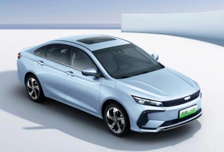 瞄准比亚迪秦PLUS！油电同价，帝豪L HiP冠军版售10.98万起