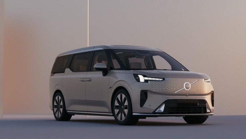 沃尔沃首款纯电豪华MPV EM90，81.8万准备卖给谁？