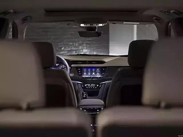 凯迪拉克全新豪华SUV，肌肉外观、豪华空间，能否撼动BBA？