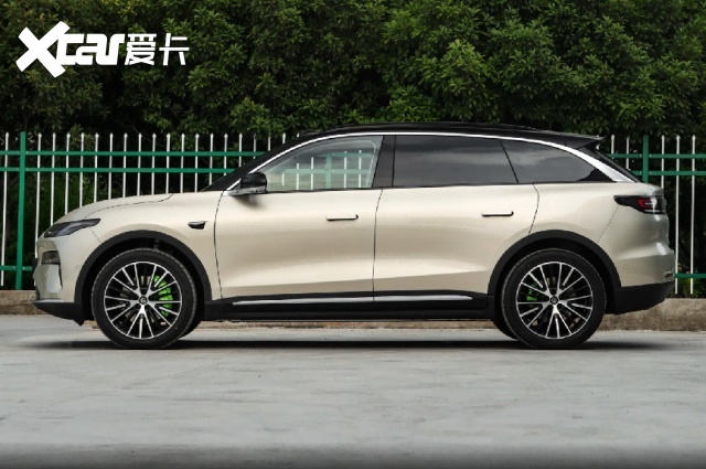 适合中登的轿跑SUV1438万起增程纯电全都有快充仅需16分钟(图3)