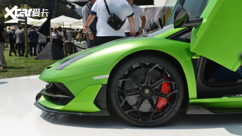 兰博基尼Aventador搭载V12发动机 带有定制排气装置