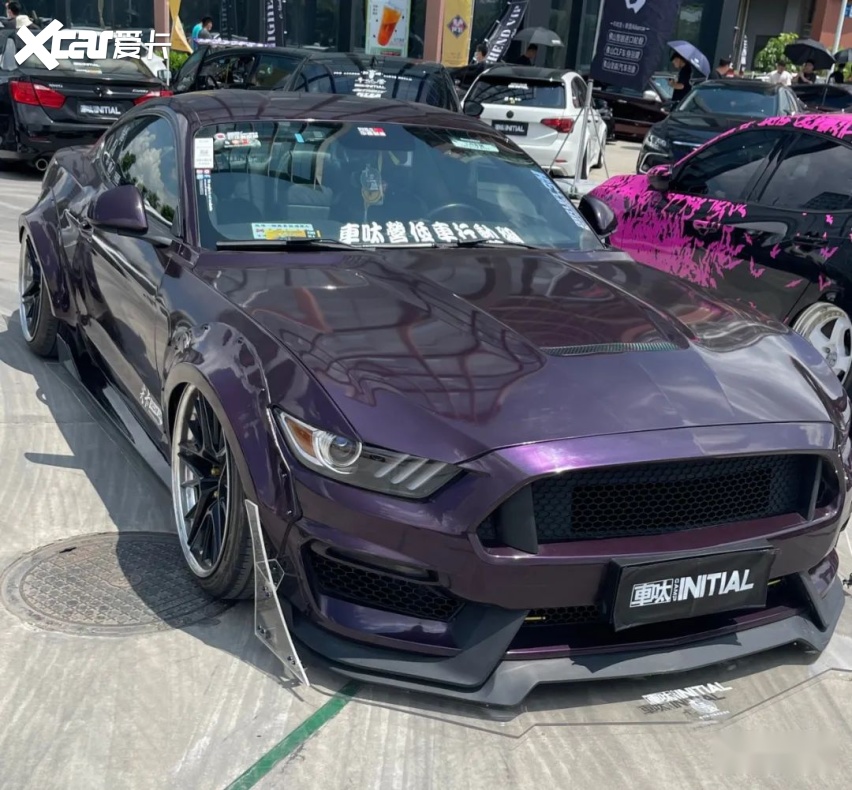 受父亲影响打造宽体福特Mustang，底盘灯让我成为