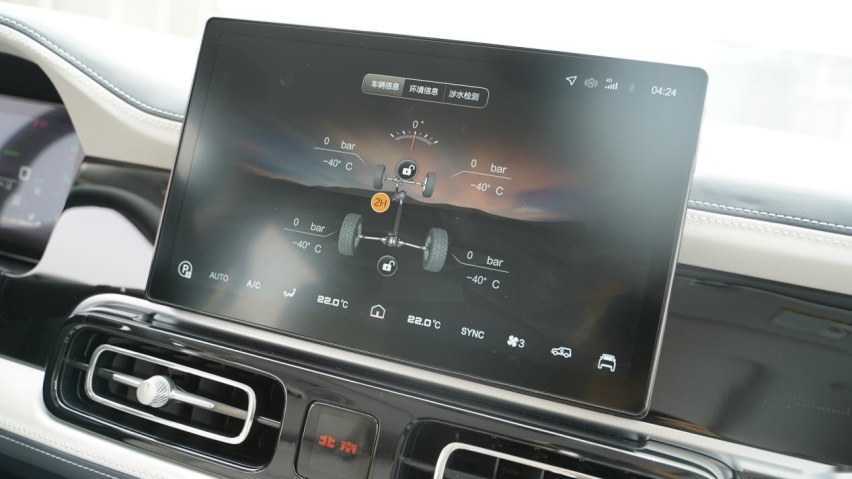 全系2.0T混动，可选双油箱加持，BJ60与坦克500怎么选？