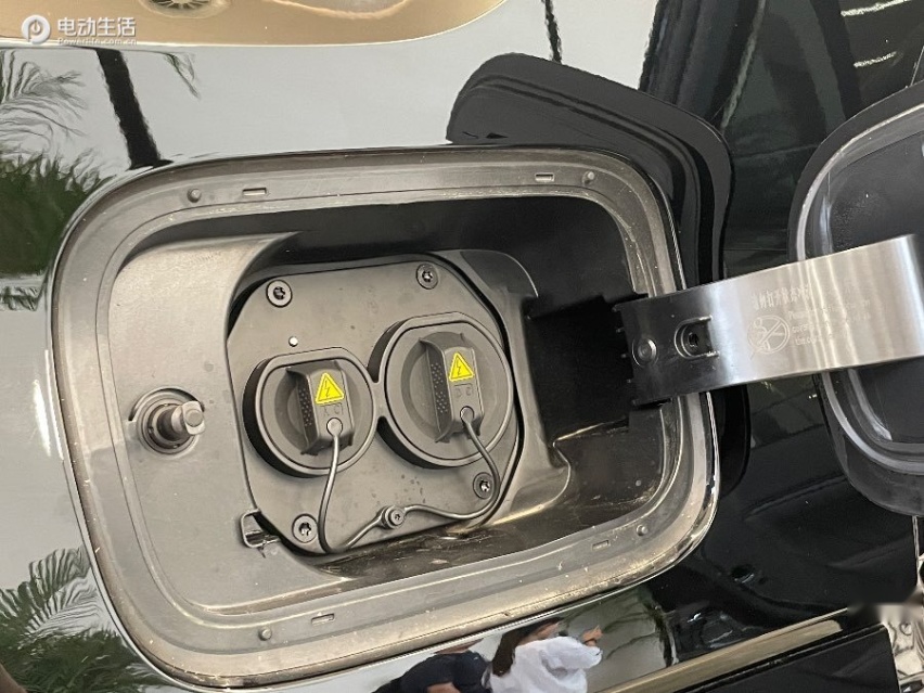 赛博机能越野风 坦克400 Hi4-T你期待吗？