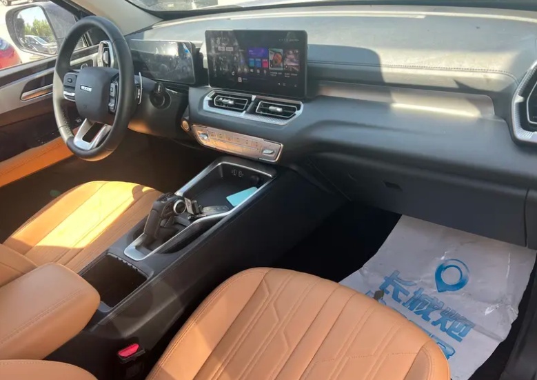 品牌首款大型SUV 哈弗H5实车曝光 有望年内上市