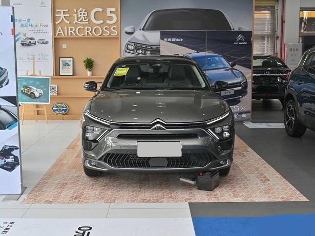 先走心再走量！凡尔赛C5X总算到店，全系爱信8AT，预售仅14.37万