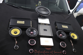 乌鲁木齐汽车音响改装案例，雷克萨斯升级三分频+两分频+超低音