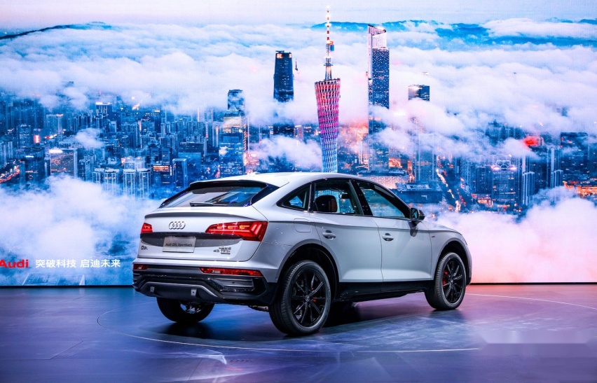 不只颜值超群 奥迪Q5L Sportback内部“大有文章“