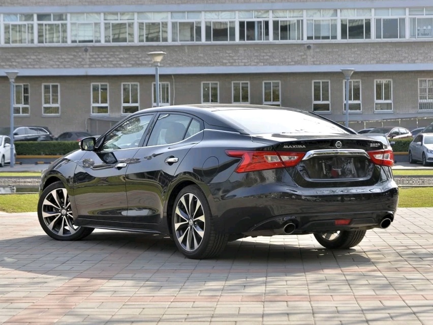 日产最遗憾的车，曾经进口85万，如今20万全年仅卖1400台