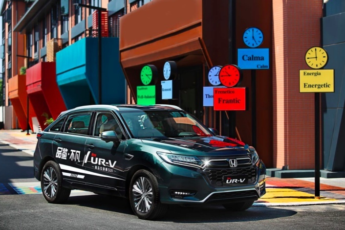 这款中型SUV，搭载1.5T+CVT动力组合，油耗7.2L