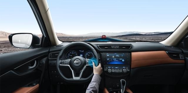 RAV4向左，奇骏向右，谁才是突围车市寒冬的正确方向