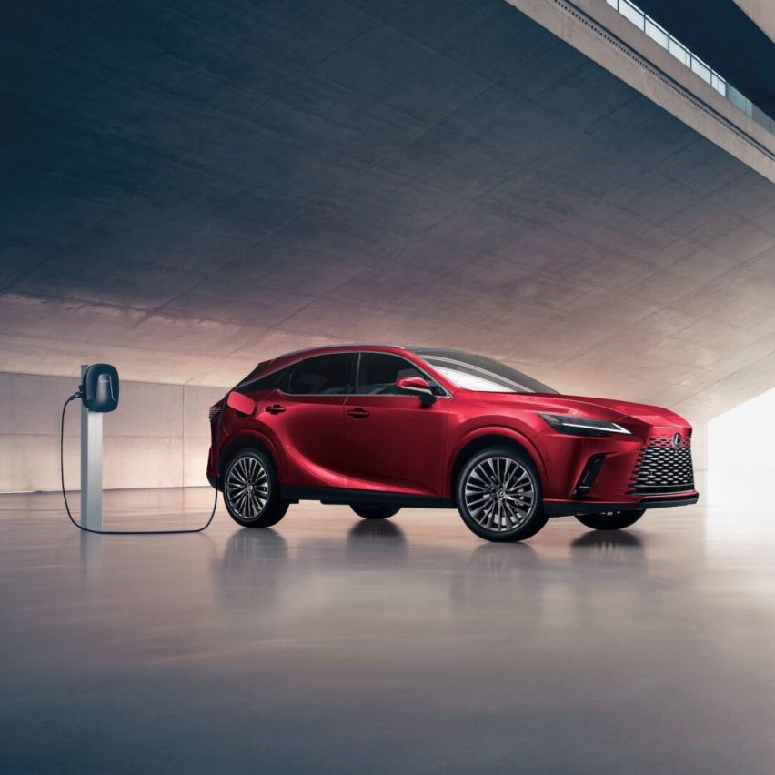 2024年雷克萨斯 RX450h+ 插电式混合动力车起价7万美元
