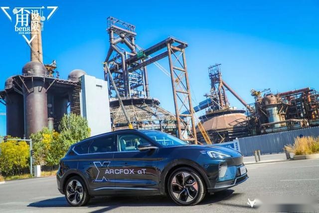 ARCFOX αT：北汽这款车要跟特斯拉、蔚来硬抗了