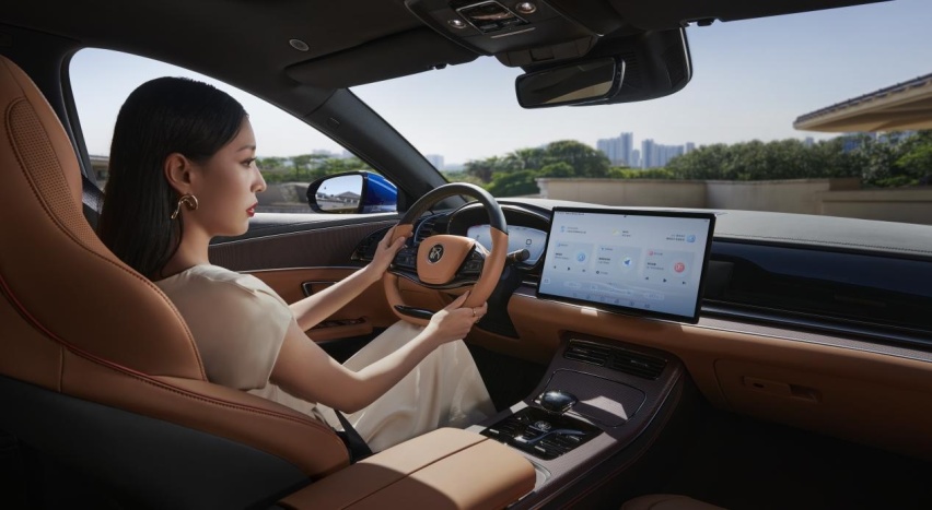 20万+级新能源轿车的唯二之选：Model 3、比亚迪汉谁开起来更惊艳