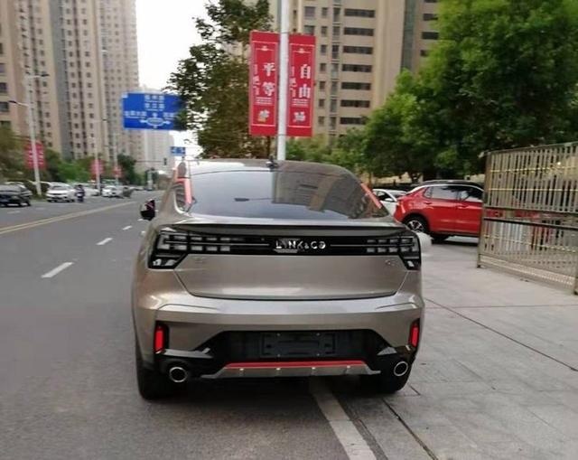 领克05无伪实车曝光 轿跑车身设计/或明年北京车展亮相