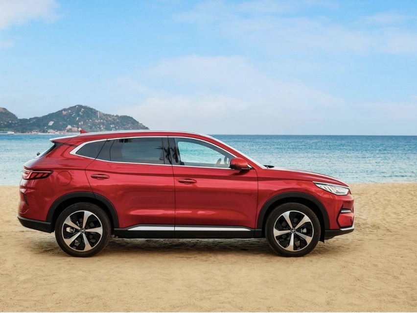 自主混动紧凑型SUV,宋PLUS DM-i对比哈弗H6,空间操控经济，