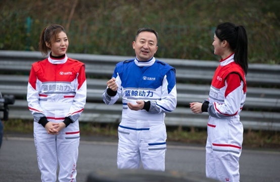 长安蓝鲸动力有多强？第二代CS55PLUS赛道竞速演绎