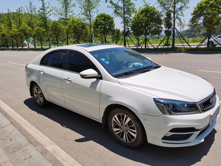 都说家庭第二辆车才买电车，真正拥有油车和电车后，才发现错了