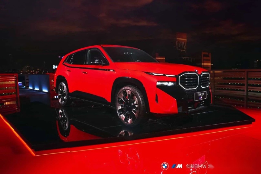 2300000元的BMW，配什么车漆最好看？
