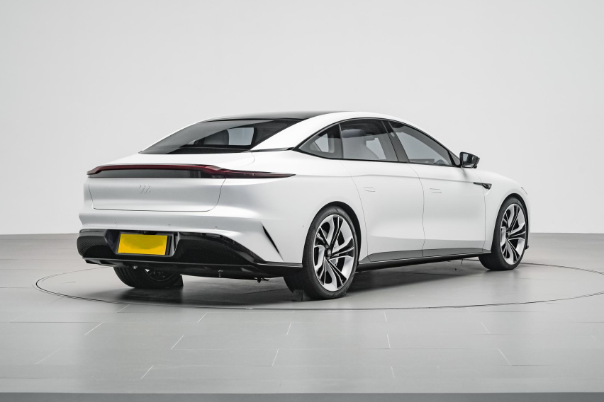 纯电动豪华车，智己L7实车，风阻0.21Cd，3.9秒破百