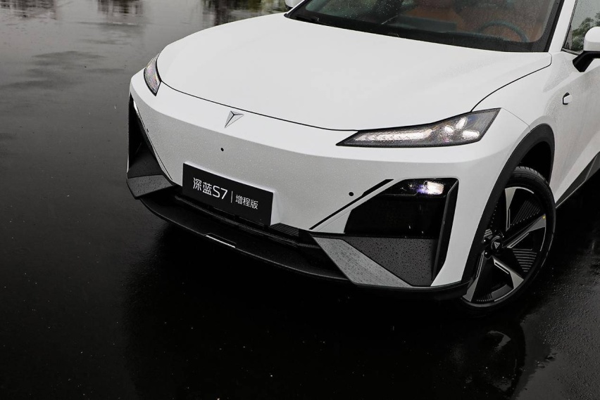 场地试驾深蓝S7，特斯拉Model Y你慌吗？