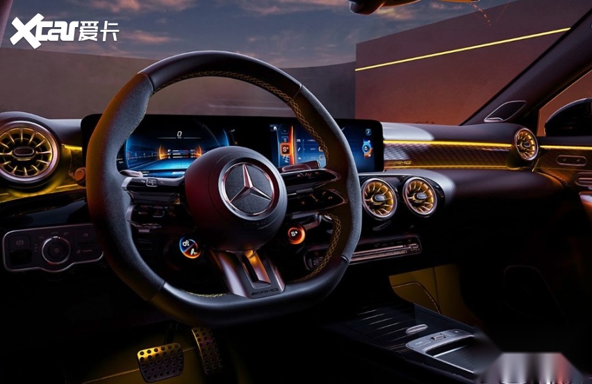 奔驰a 45 s 4matic 魔焰绿特别版正式上市,动力性能非常强大