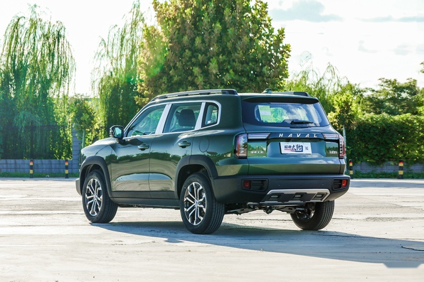 年轻人的第一辆SUV，10-15万推荐这三款，颜值高品质好