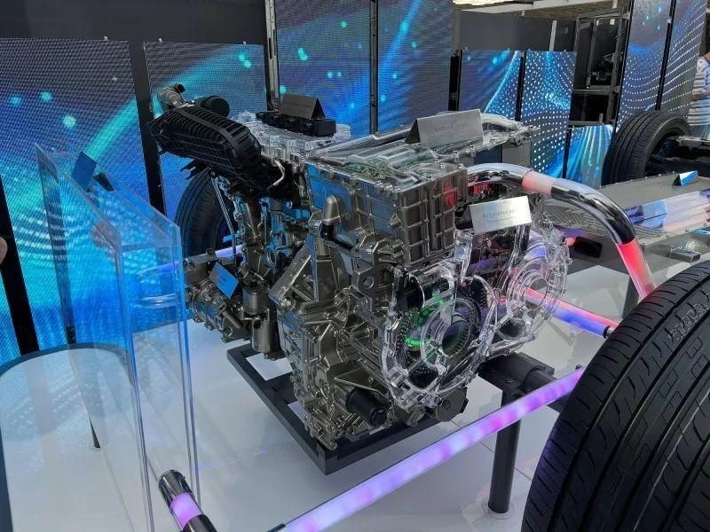 比亚迪DM5.0如何做到油耗2.9L续航2100km？