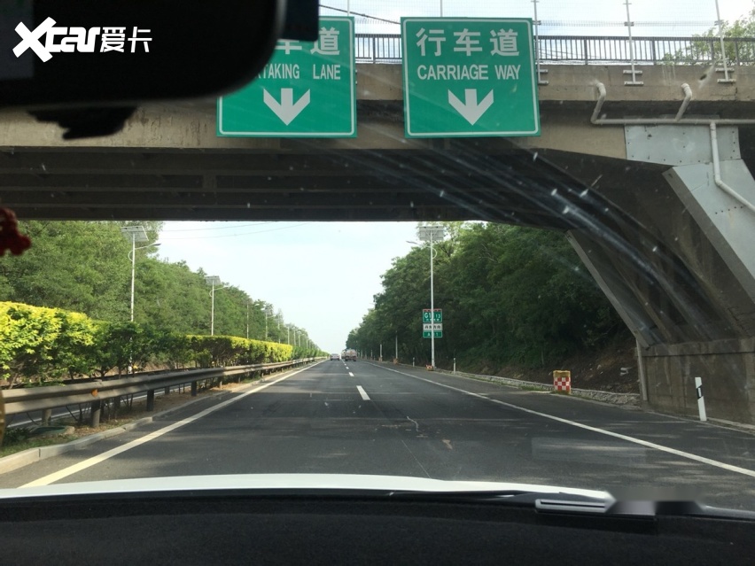 国庆高速服务区叫号充电？电动车的弊端不是续航短和充电慢