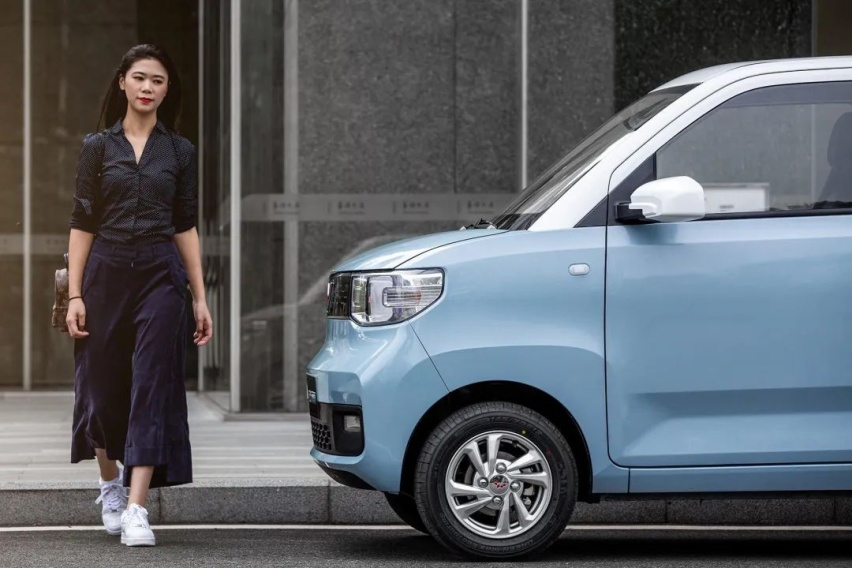 2.98万起的预售价，五菱宏光MINI EV真的会火嘛？