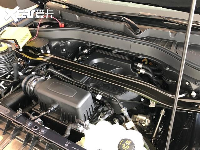 解读2023款福特探险者，双球节铝合金前悬架，1700兆帕冷萃钢A柱