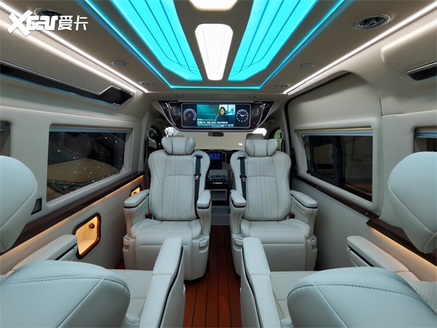 进口2022款丰田海狮改装豪华商务车,强劲动力超大尺寸