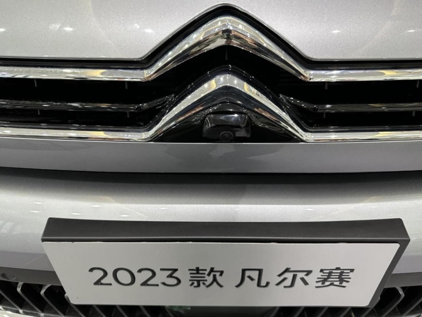 2023款雪铁龙C5X凡尔赛，铝合金摆臂+双胶料衬套+PHC渐进式避震