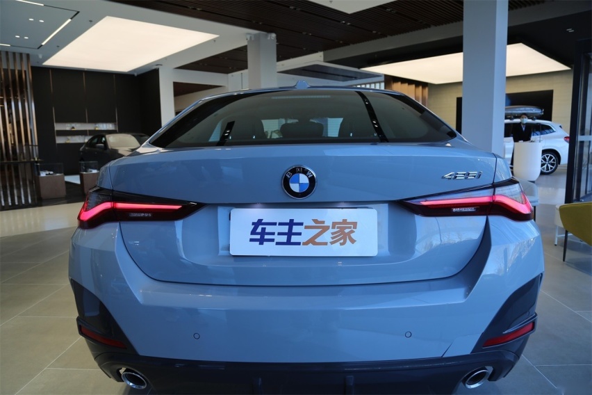 实拍！多俩门贵一万，四门版宝马4系划不划算?