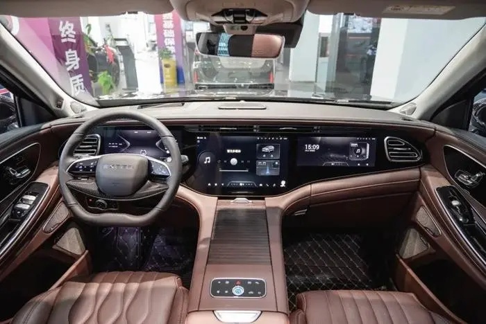 【e汽车】探店全新一代星途揽月：20万级大七座SUV“卷王”