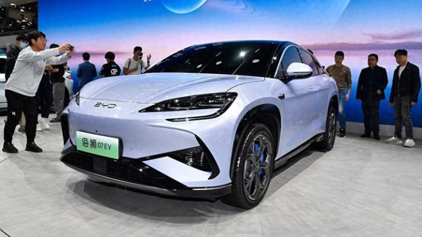 首搭比亚迪新平台，20万内的海狮07EV，用上最强电机？