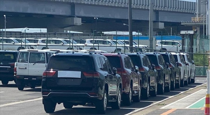 全新兰德酷路泽LC300来袭，霸气硬朗造型设计，有望成爆款？