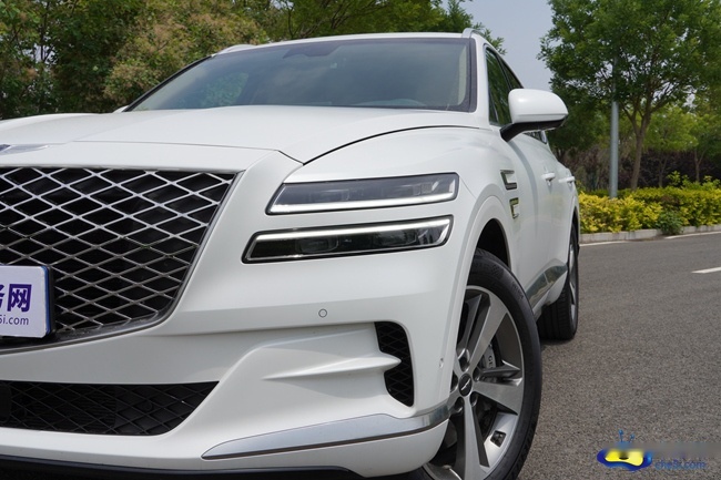 豪华旗舰 细腻时髦 试驾捷尼赛思GV80中大型SUV