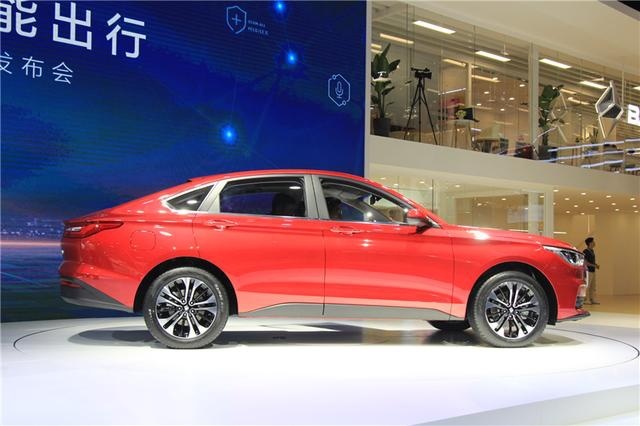 8.48万元起，新宝骏RC-6/RM-5两款跨界车型正式上市