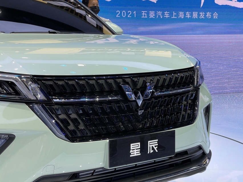 五菱银标首款suv!275米轴距 10万内会好卖?