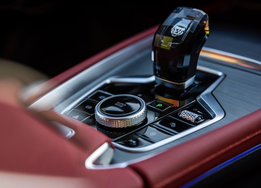 月薪8000买车，10万级热门SUV，哈弗初恋与瑞虎7 PLUS怎么选
